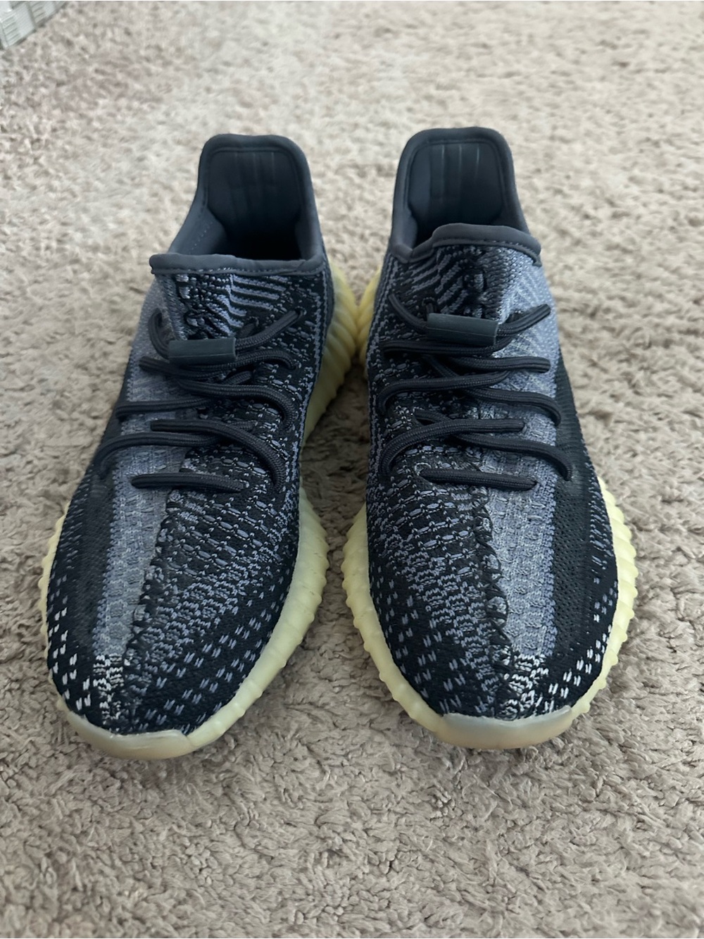Yeezy Boost 350 V2 Carbon
